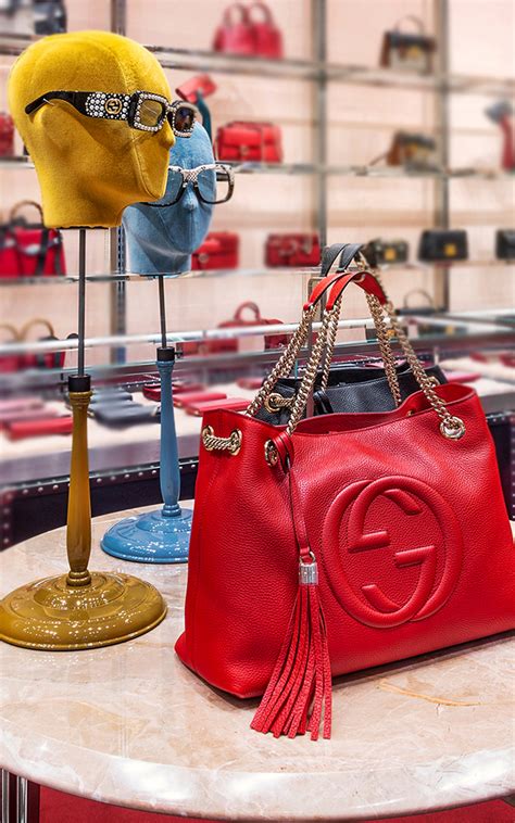 Gucci Bicester Village outlet online